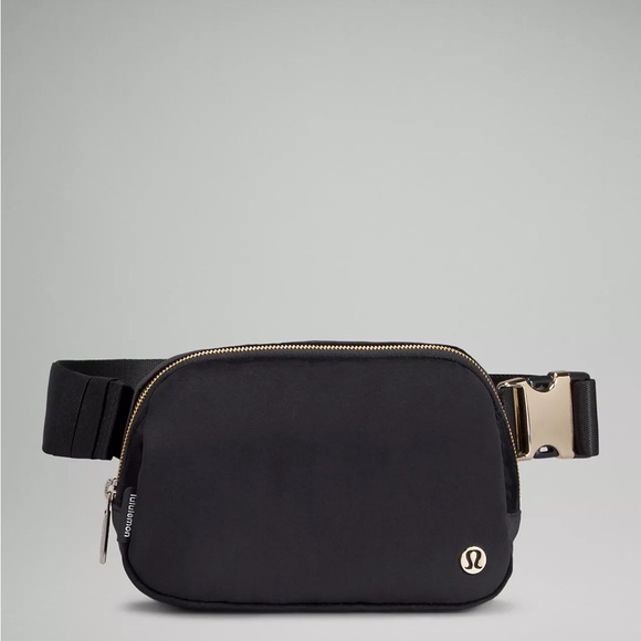 lululemon athletica Handbags - Everywhere Belt Bag 1L Black
Velour NEW WITH TAGS
Retails $58 USD